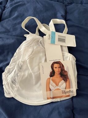 Lilyette NWT white bra 42C